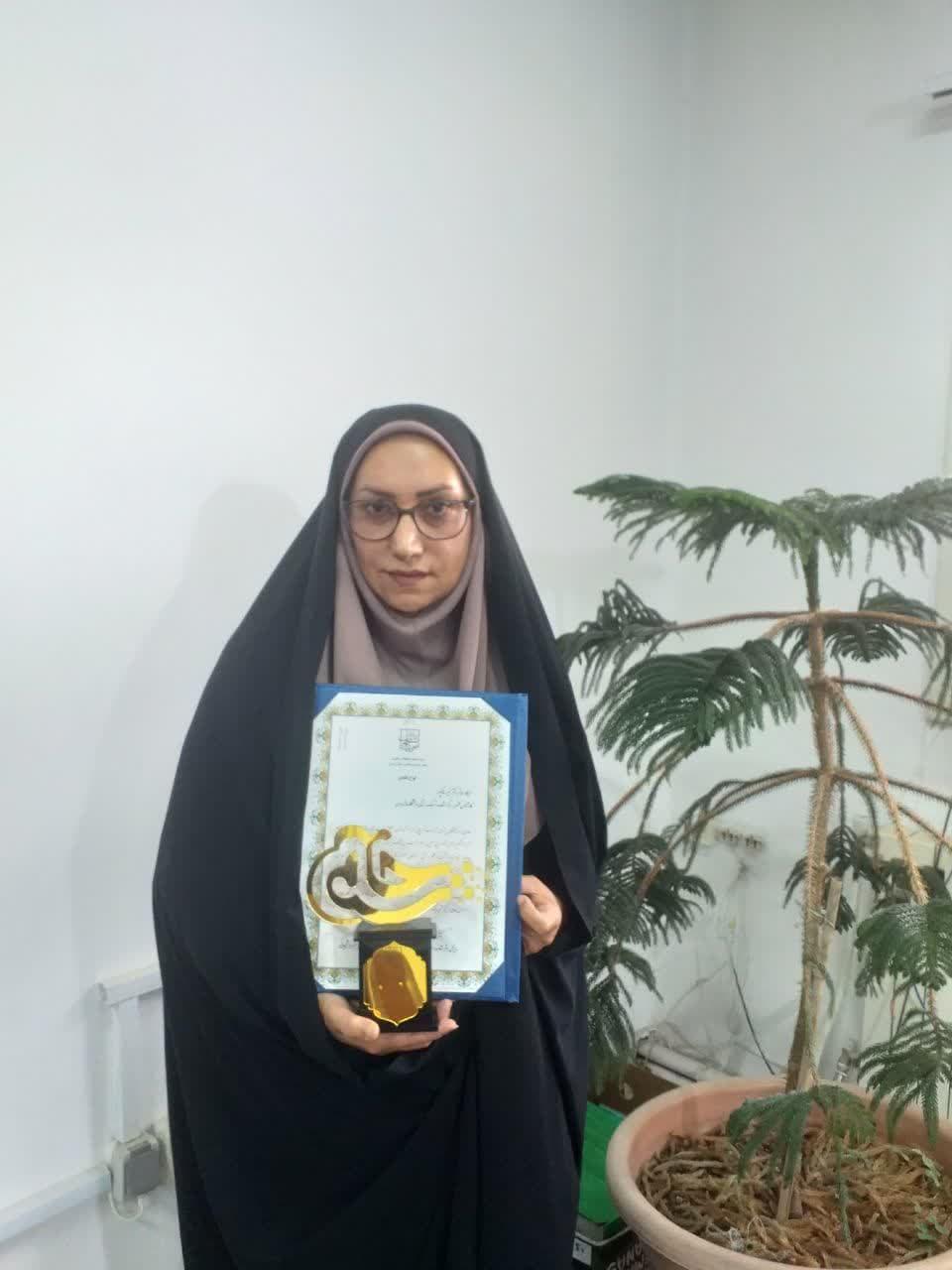 تقدیر از کارشناس مرکز مشاوره دانشگاه مازندران بهعنوان کارشناس برتر منطقه دو کشور